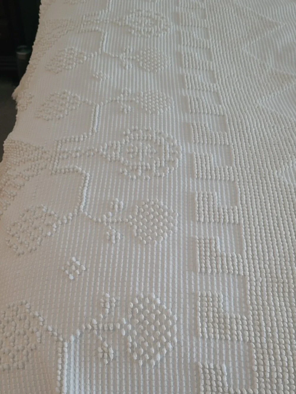 Handcrafted Cream Crochet Coverlet Quilt - Timeless White Bedspread
